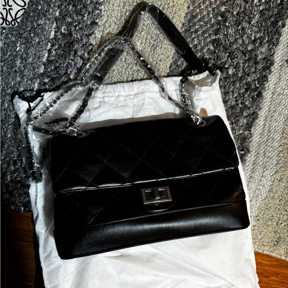 UNBRANDED Black Quilted Leather Shoulder Bag - Picture 2 of 5